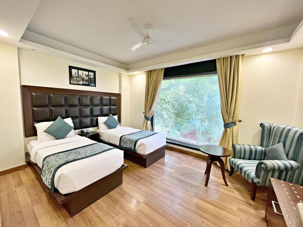 The Grand Orion - Kailash Colony New Delhi Bagian luar foto