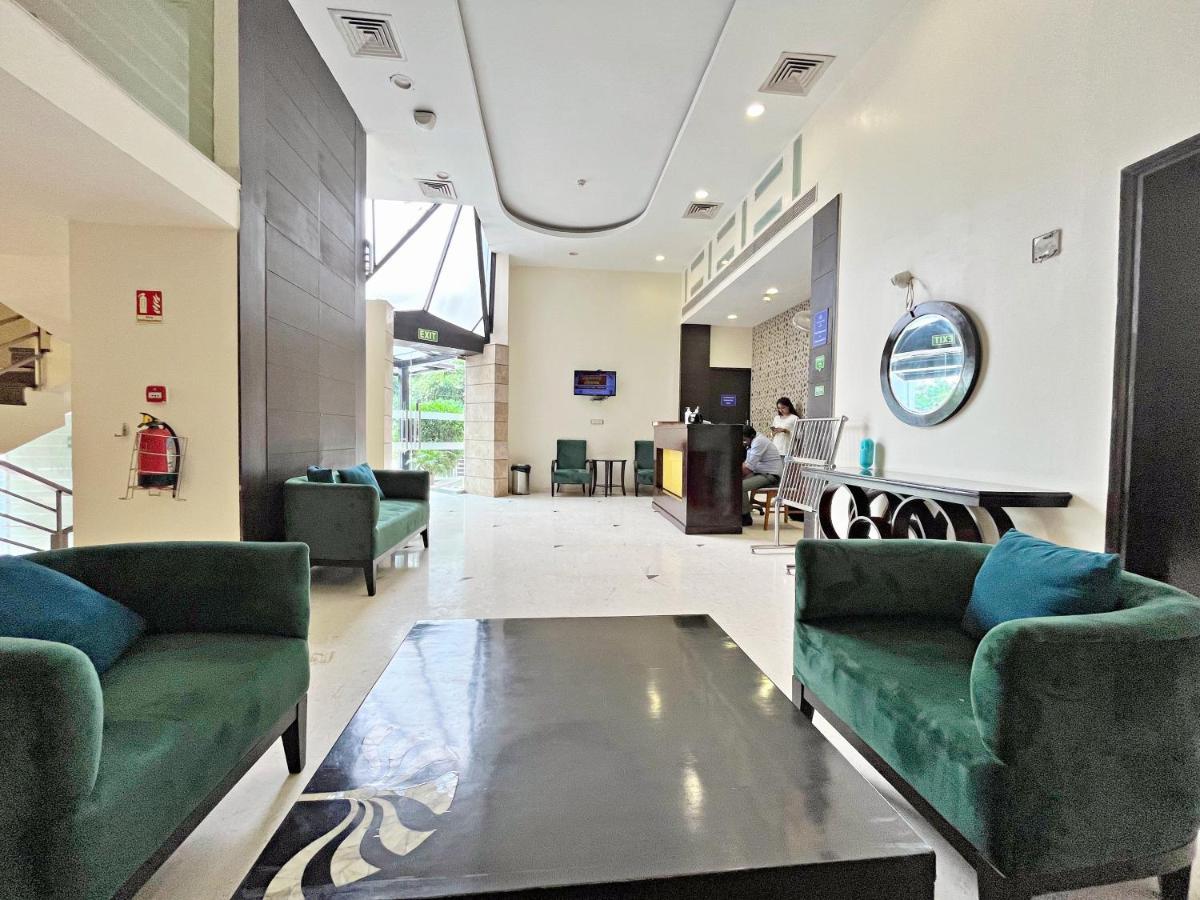The Grand Orion - Kailash Colony New Delhi Bagian luar foto