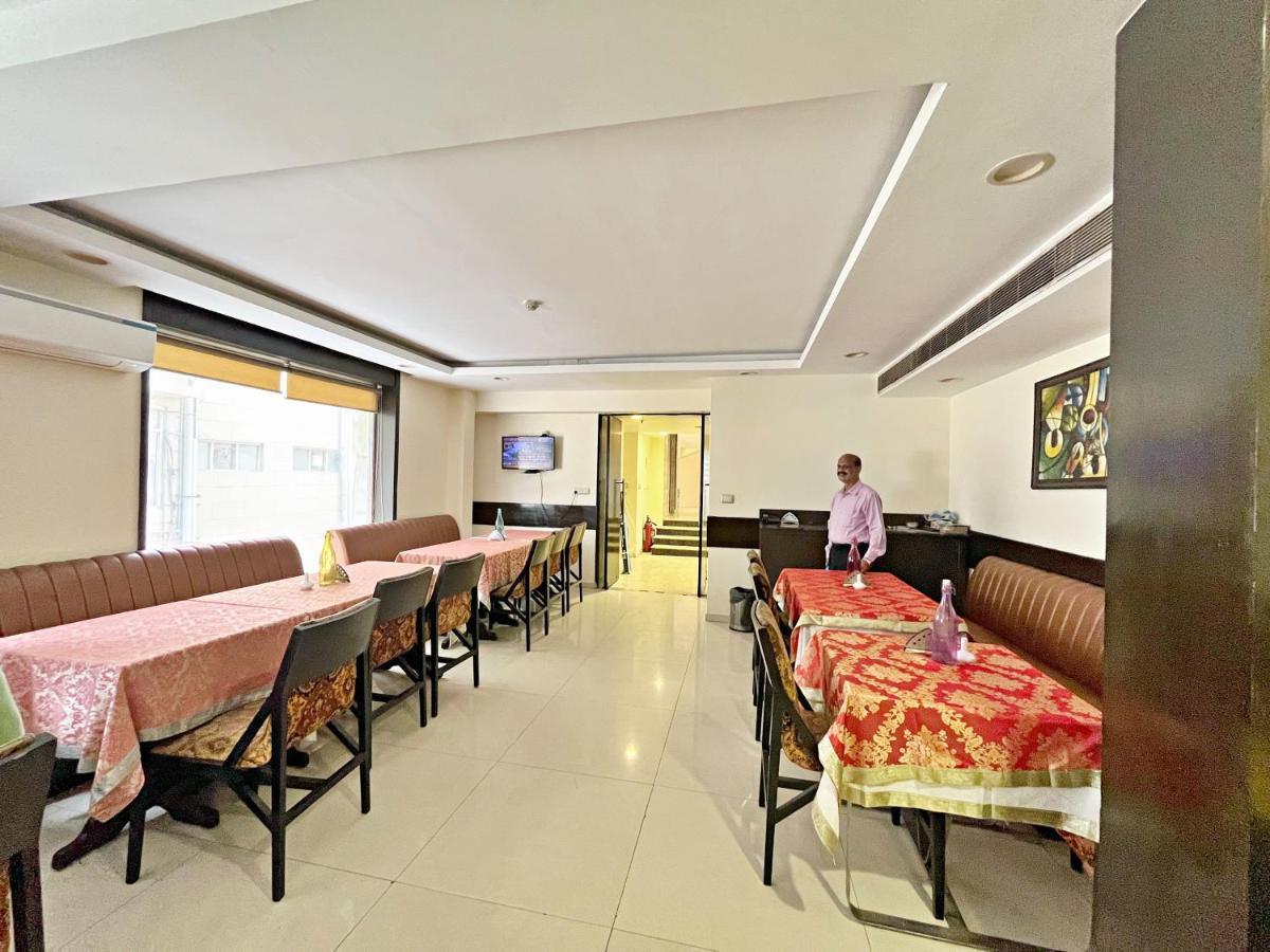 The Grand Orion - Kailash Colony New Delhi Bagian luar foto