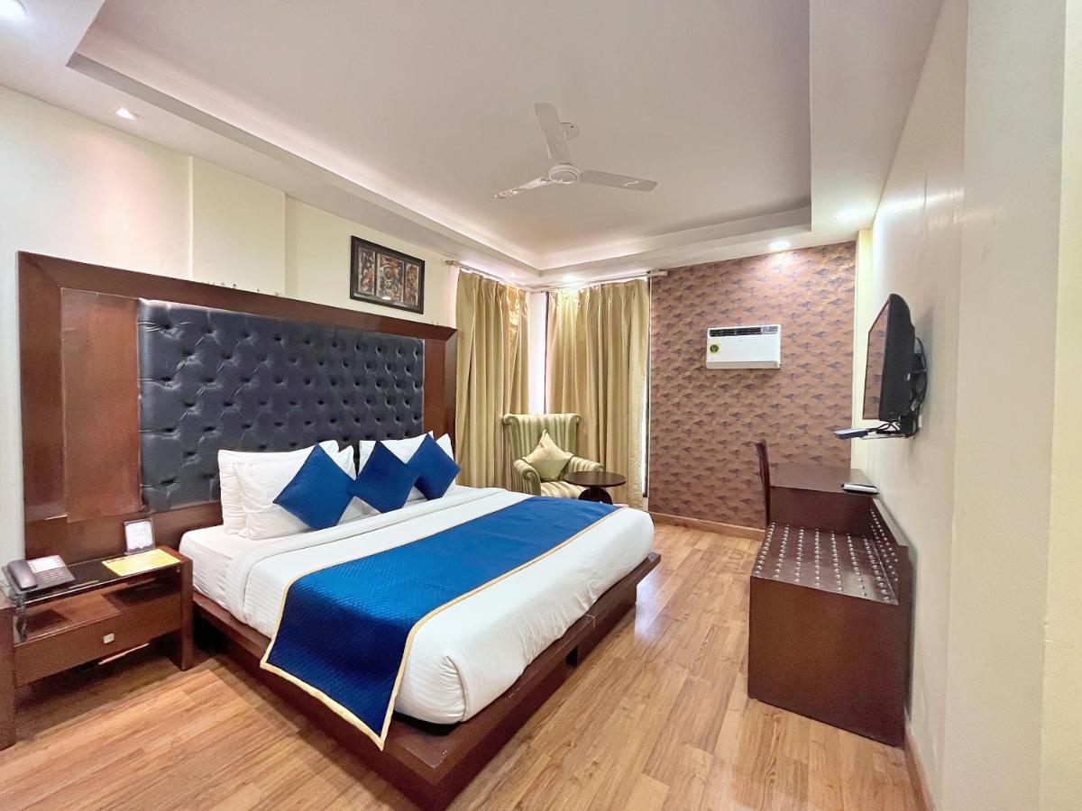 The Grand Orion - Kailash Colony New Delhi Bagian luar foto