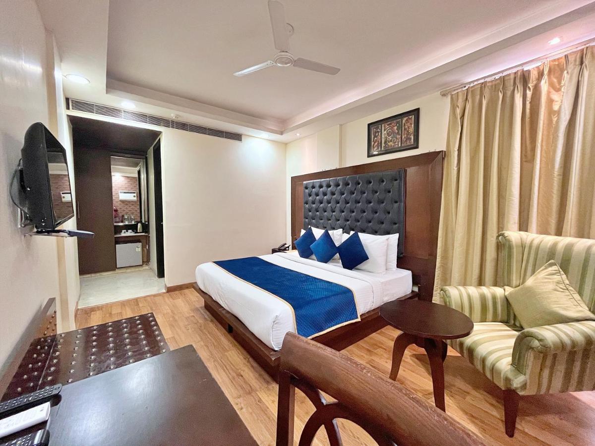 The Grand Orion - Kailash Colony New Delhi Bagian luar foto