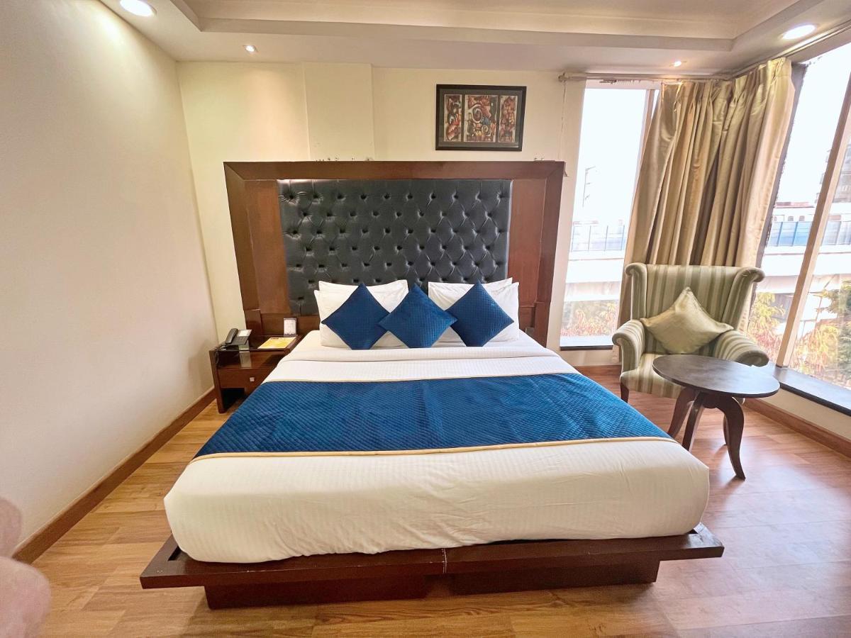 The Grand Orion - Kailash Colony New Delhi Bagian luar foto