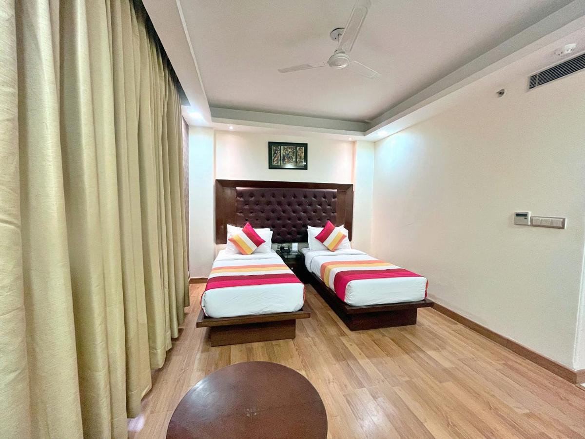 The Grand Orion - Kailash Colony New Delhi Bagian luar foto