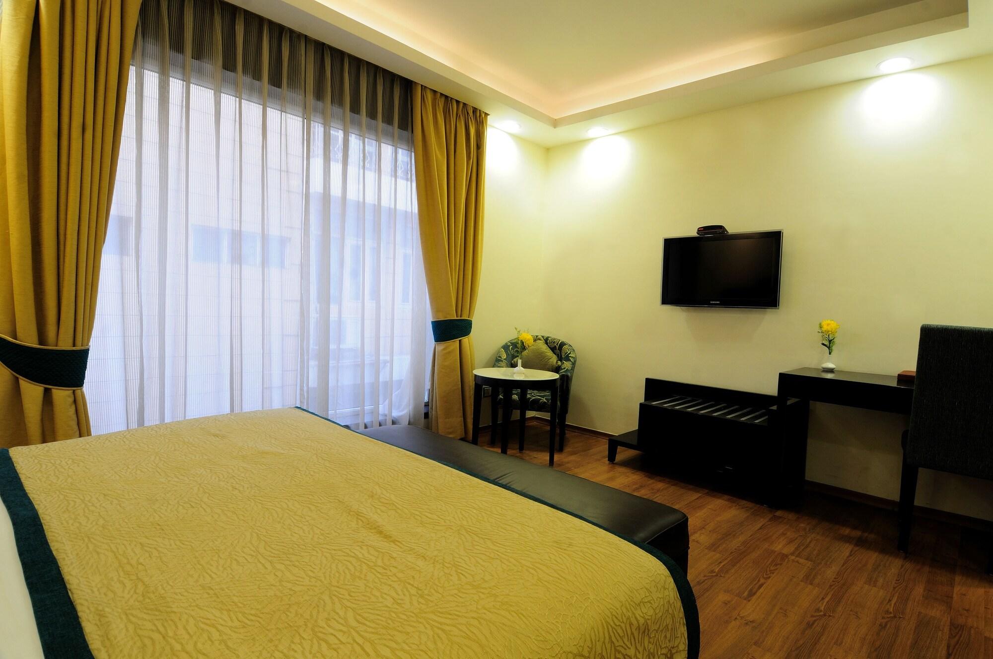 The Grand Orion - Kailash Colony New Delhi Bagian luar foto