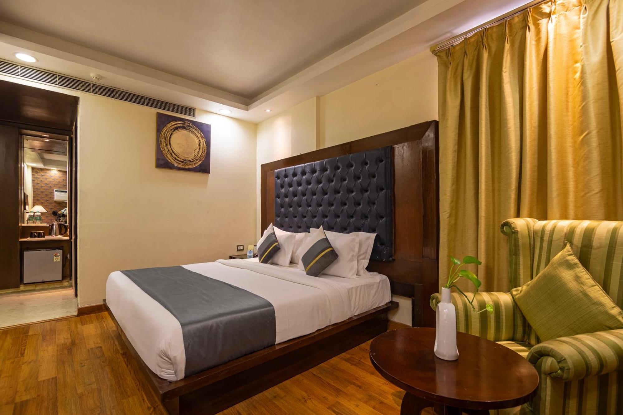 The Grand Orion - Kailash Colony New Delhi Bagian luar foto