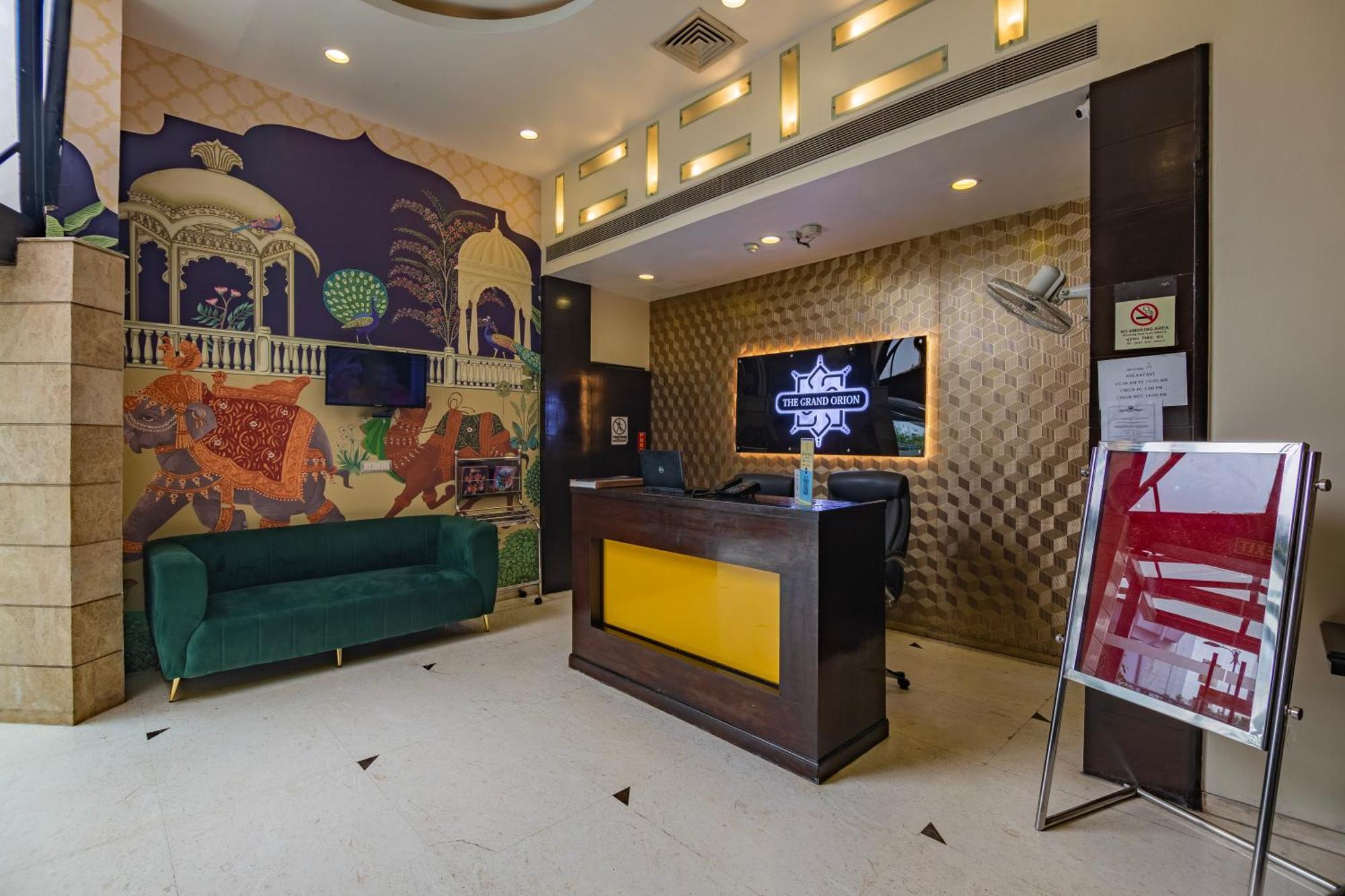 The Grand Orion - Kailash Colony New Delhi Bagian luar foto