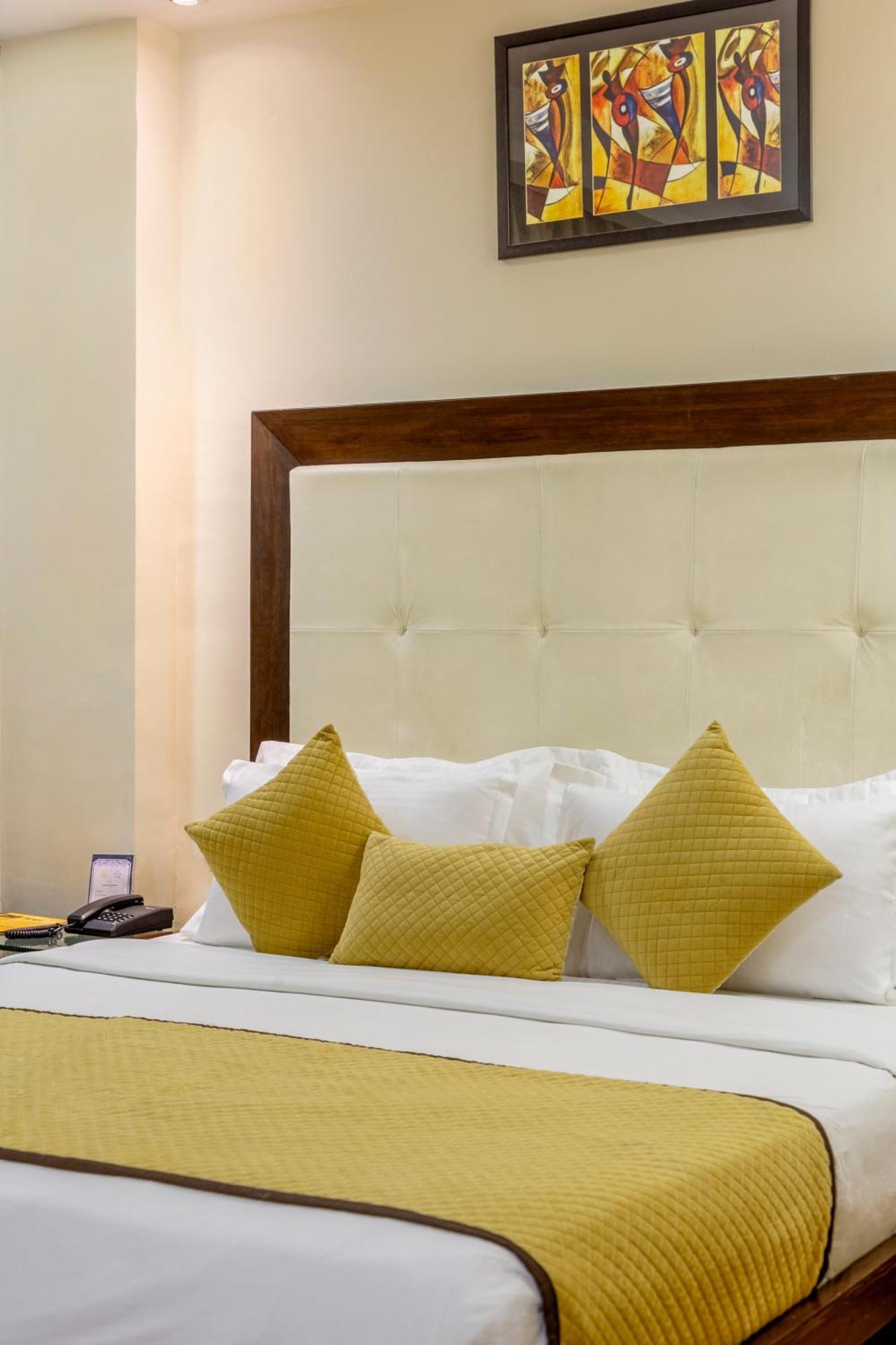 The Grand Orion - Kailash Colony New Delhi Bagian luar foto