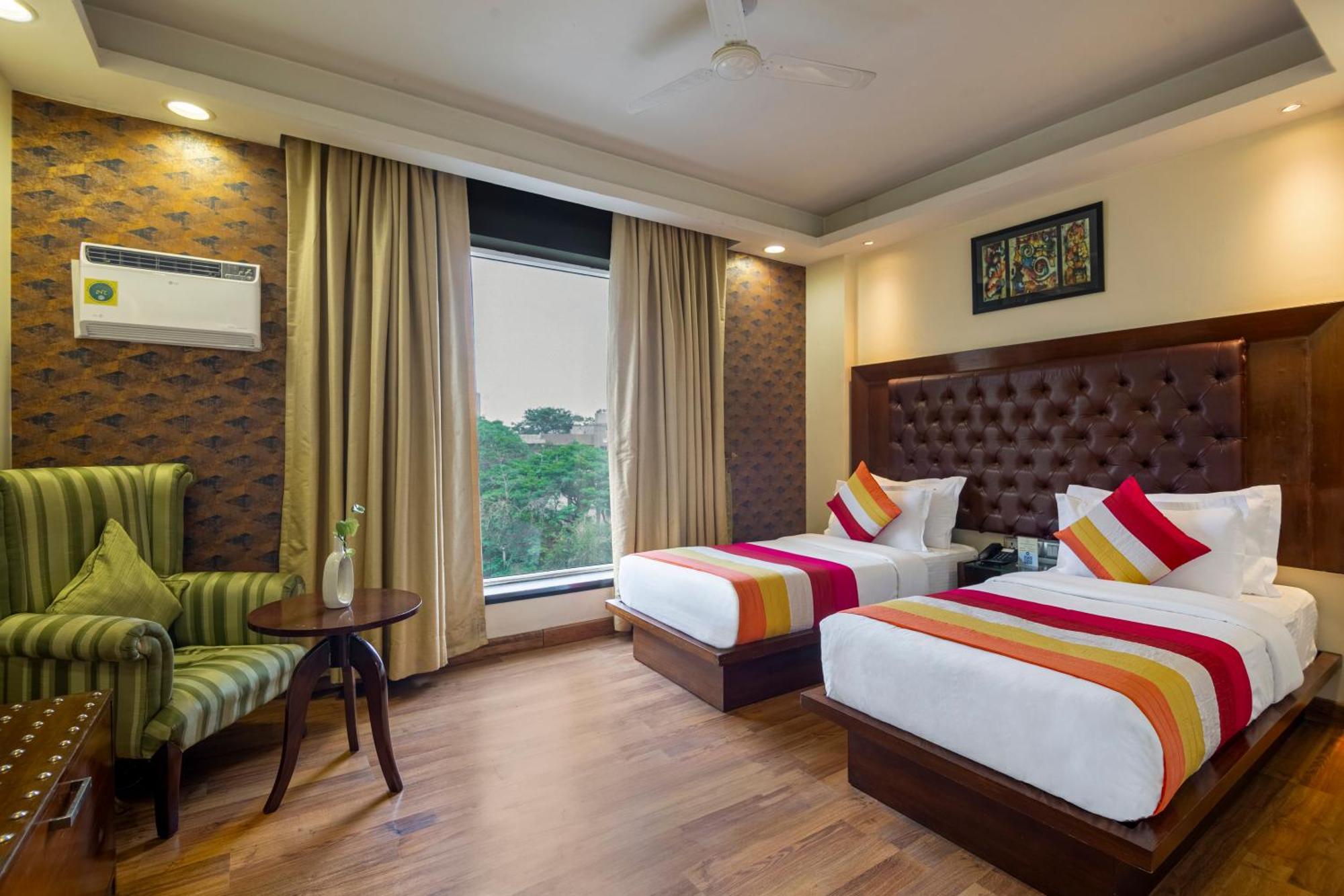The Grand Orion - Kailash Colony New Delhi Bagian luar foto