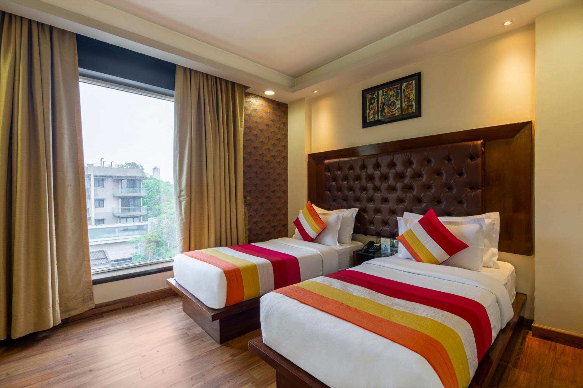 The Grand Orion - Kailash Colony New Delhi Bagian luar foto