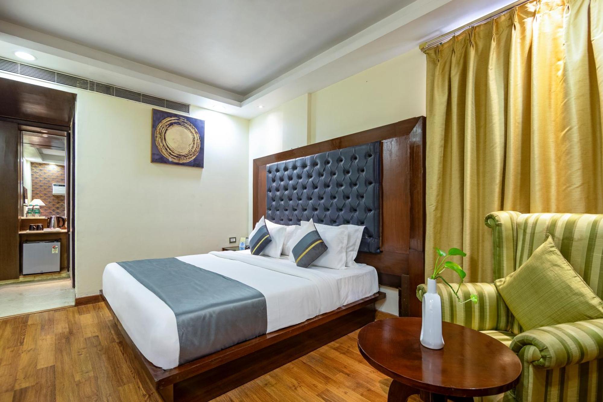 The Grand Orion - Kailash Colony New Delhi Bagian luar foto