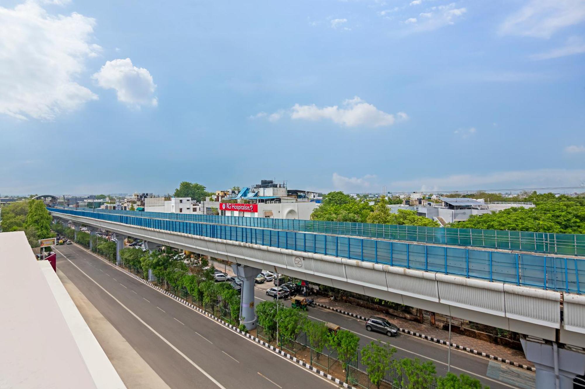 The Grand Orion - Kailash Colony New Delhi Bagian luar foto