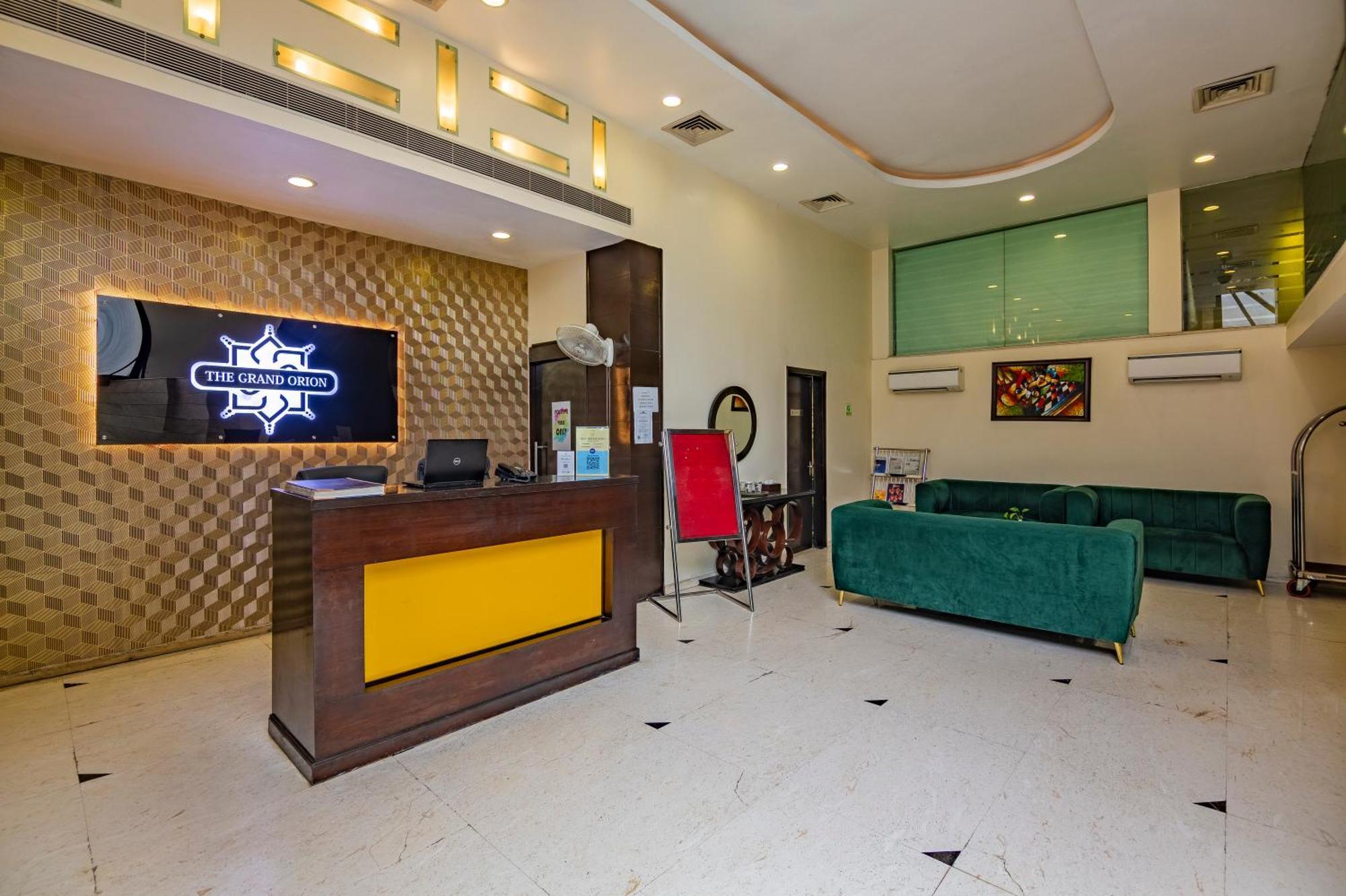 The Grand Orion - Kailash Colony New Delhi Bagian luar foto