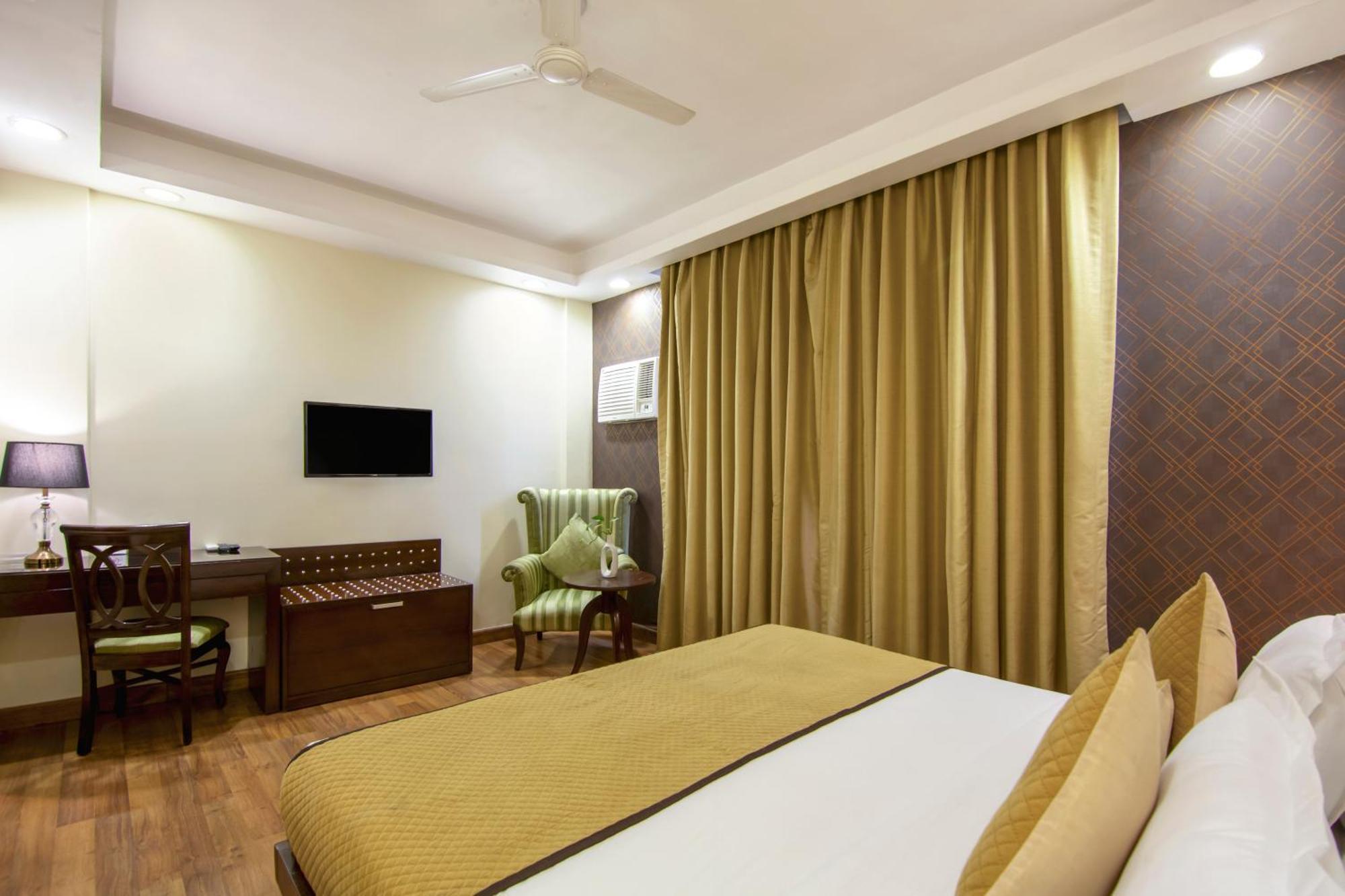 The Grand Orion - Kailash Colony New Delhi Bagian luar foto