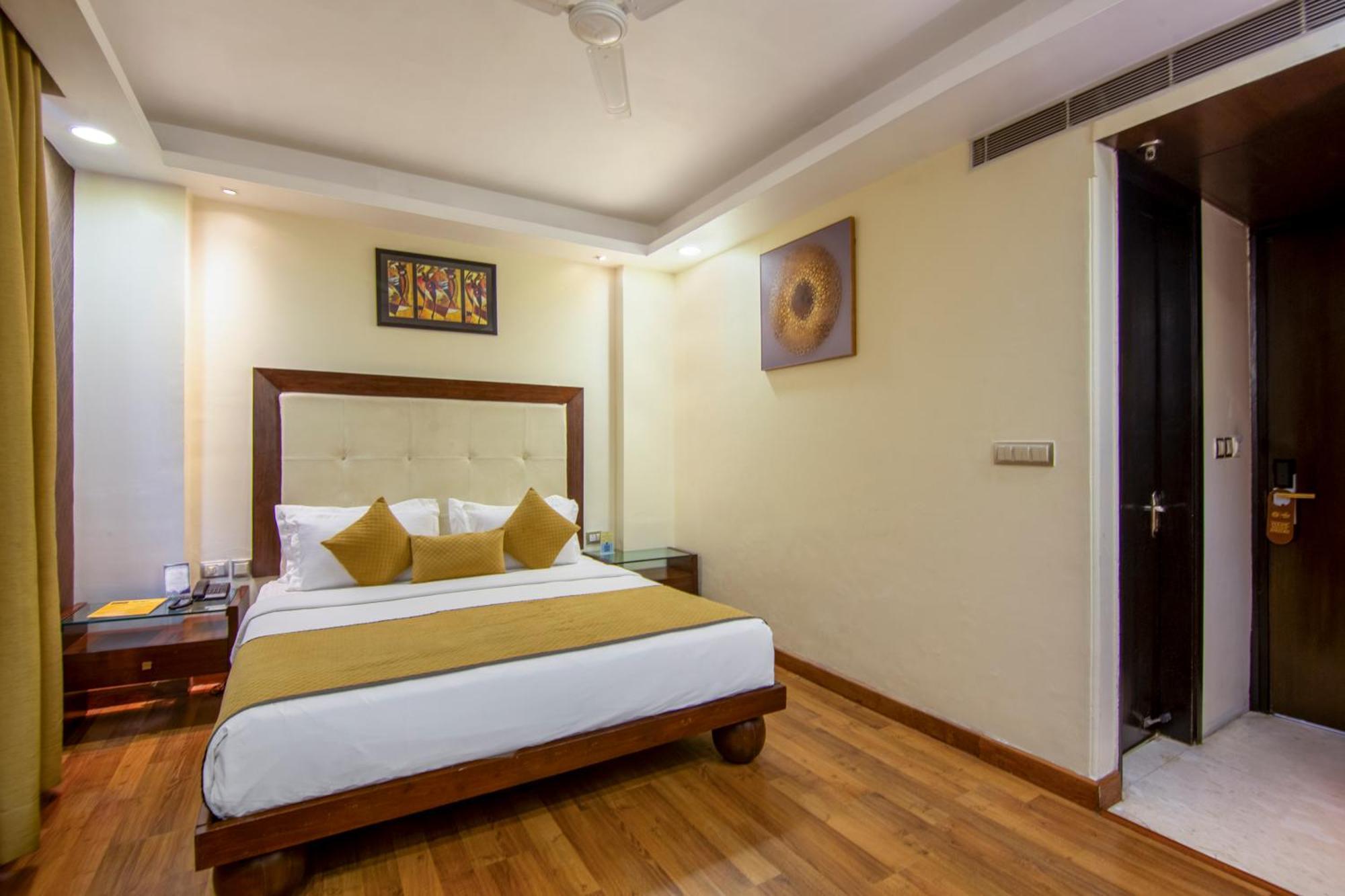 The Grand Orion - Kailash Colony New Delhi Bagian luar foto