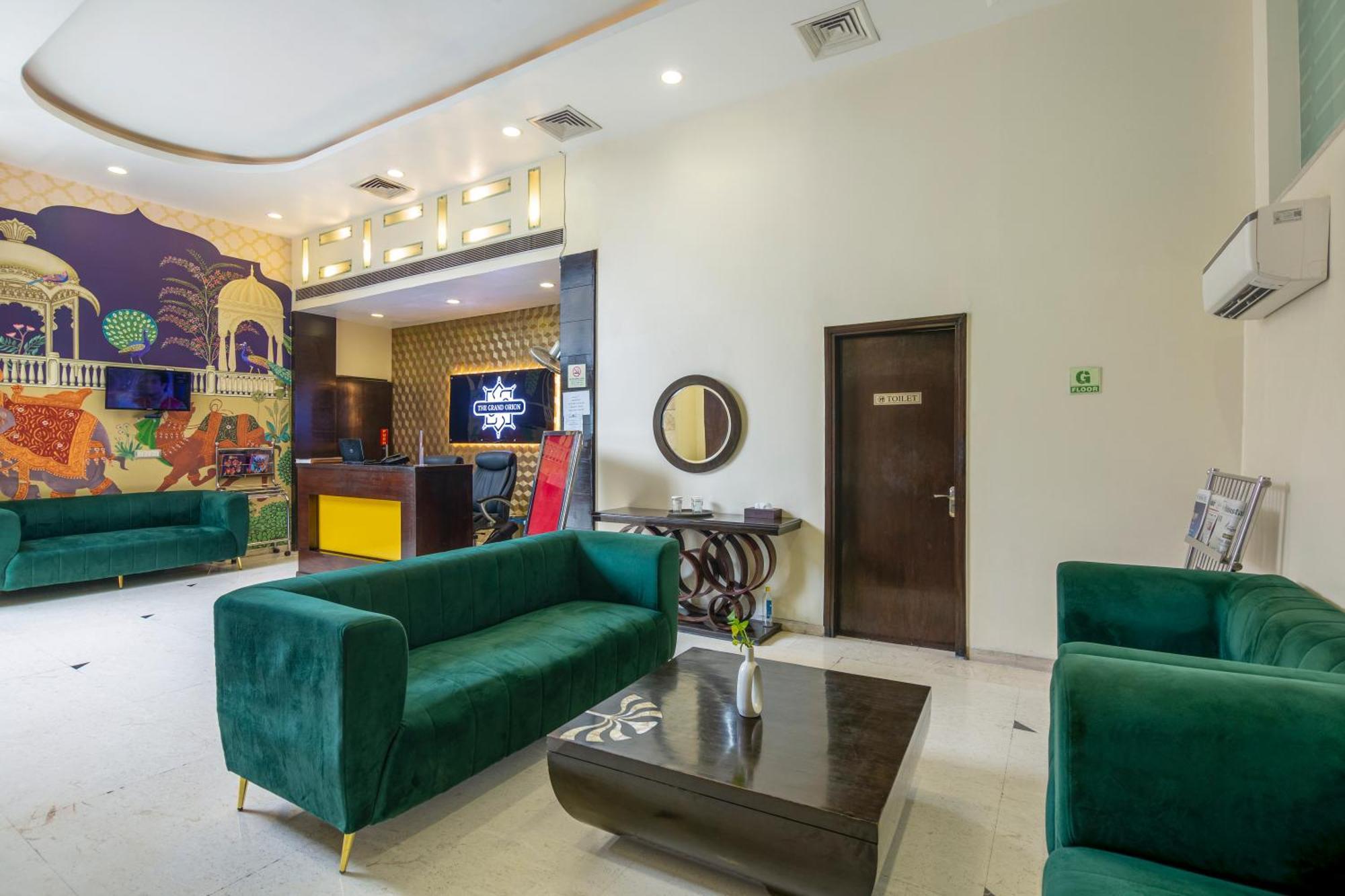 The Grand Orion - Kailash Colony New Delhi Bagian luar foto