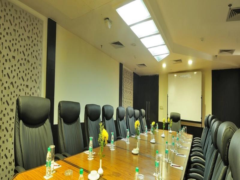 The Grand Orion - Kailash Colony New Delhi Bagian luar foto
