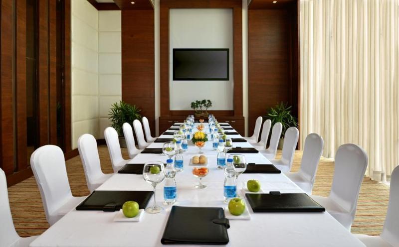 The Grand Orion - Kailash Colony New Delhi Bagian luar foto